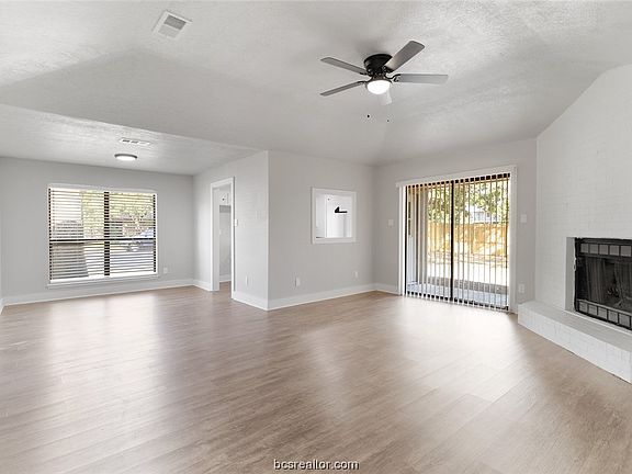4th image of 1308 Hardwood Ln