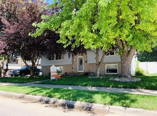 2508 University Ave, Williston, ND 58801