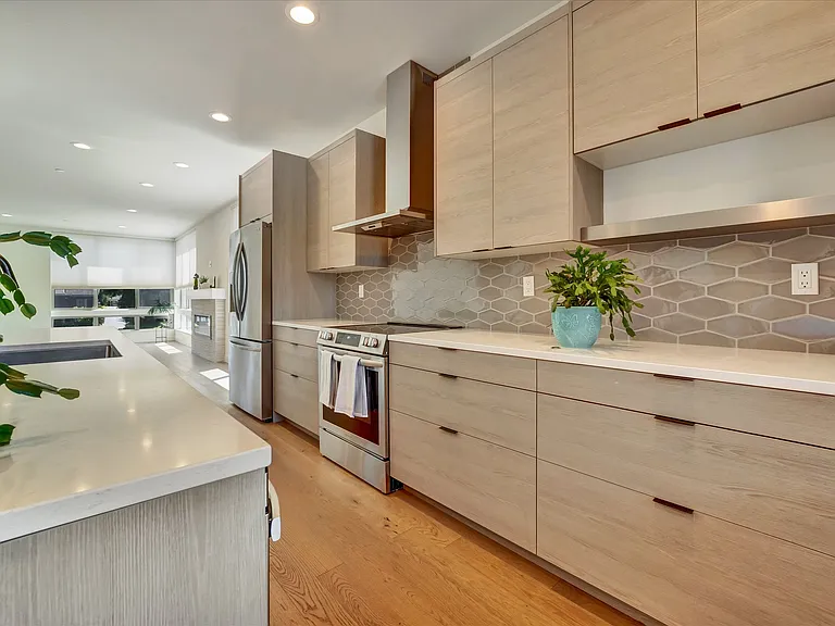 18402 Corliss Ave N #A — Photo 16