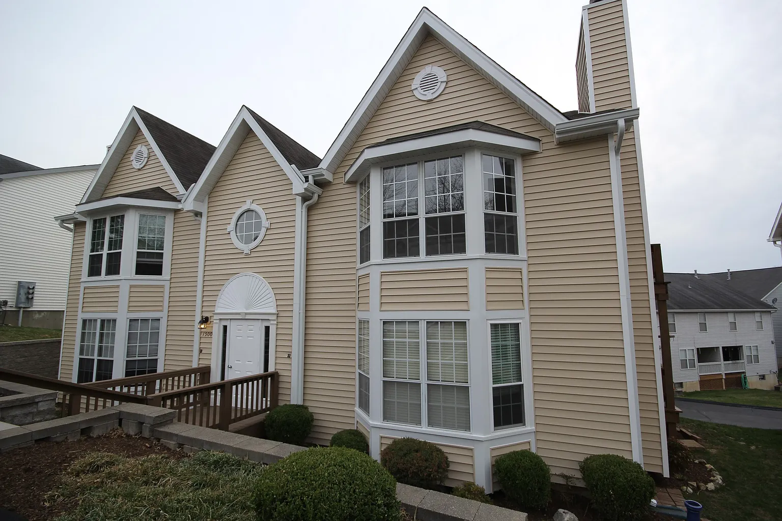 1500 Whispering Creek Dr APT C photo 1