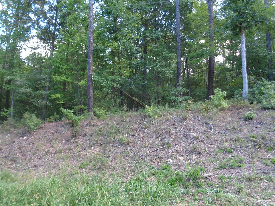 2nd image of 276 Old Farm Ln