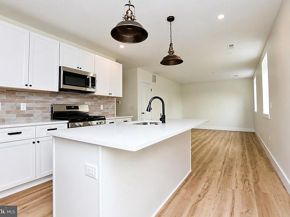 4th image of 30 Trading Post Way APT B