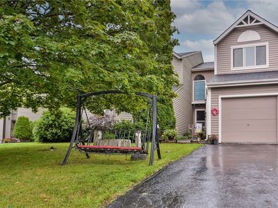 8247 Honeysuckle Dr, Liverpool, NY, 13090