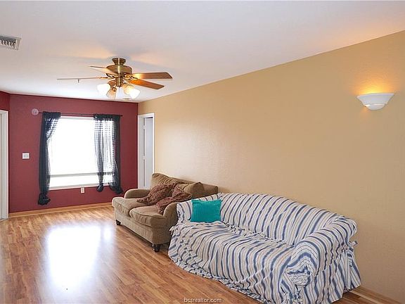 2nd image of 525 Southwest Pkwy APT 302
