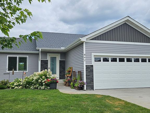 2nd image of 947 Breckenridge Ln