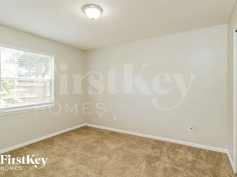 3021 Caroline Crest Dr E — Photo 16