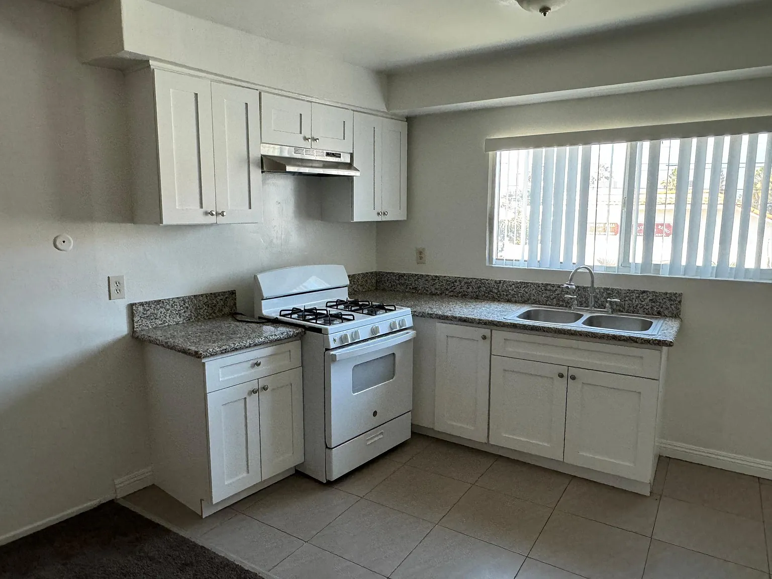 11130 Lower Azusa Rd — Photo 2