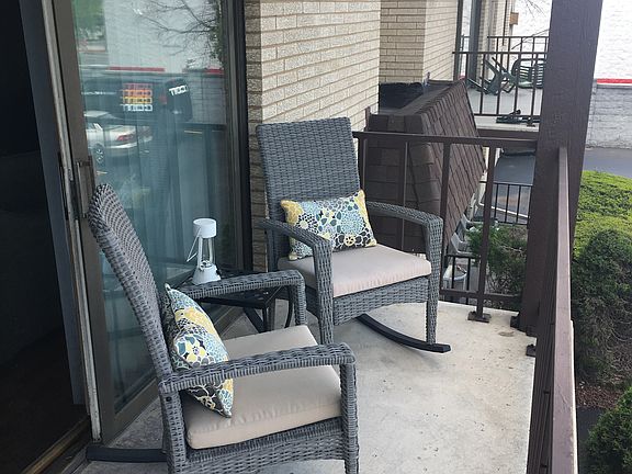 5th image of 4716 W 106th Pl