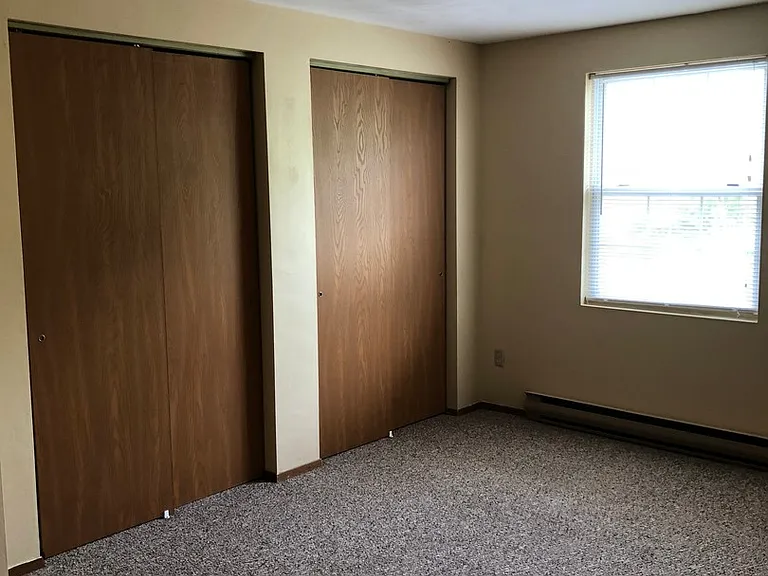 469 Glendale Dr — Photo 14