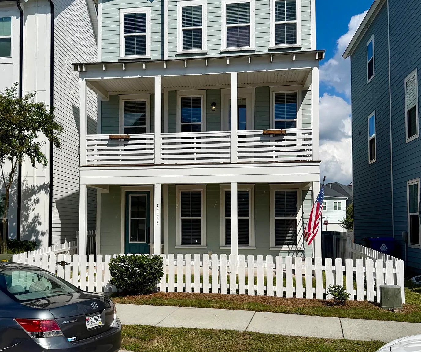 3 bed, 2.5 bath, 2221 sqft, $3,250 — Photo 2