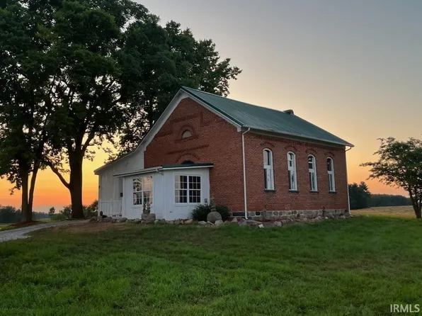 8970 E Division Rd, Akron, IN 46910