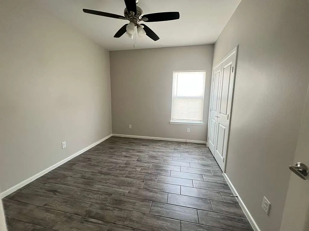 5705 Sandpiper Avenue - 2 — Photo 3