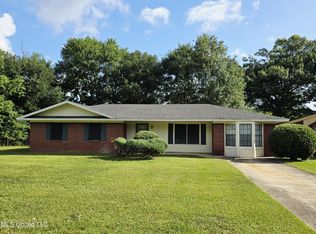 2501 Woolmarket St, Gulfport, MS 39503