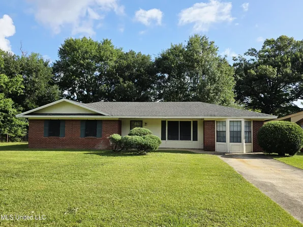 2501 Woolmarket St, Gulfport, MS 39503