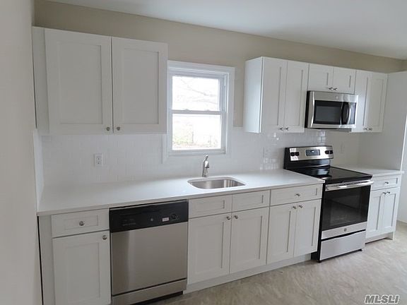 4th image of 907 Susan Pl