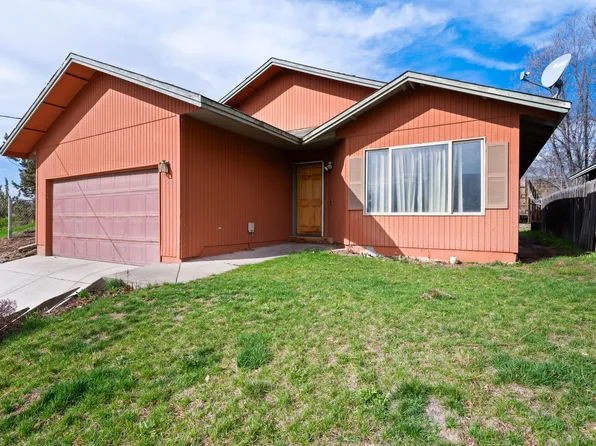 156 NE 9th St, Madras, OR 97741