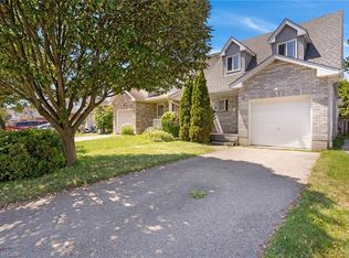 471 Exmoor St, Waterloo, ON N2K3T7