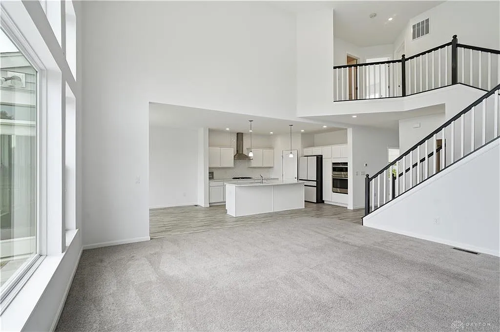4 bed, 4.0 bath, 3900 sqft, $3,800 — Photo 4