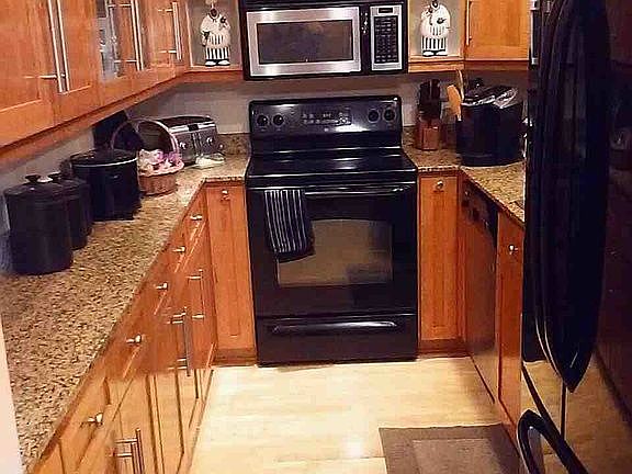 3rd image of 4141 Bayshore Blvd APT 206