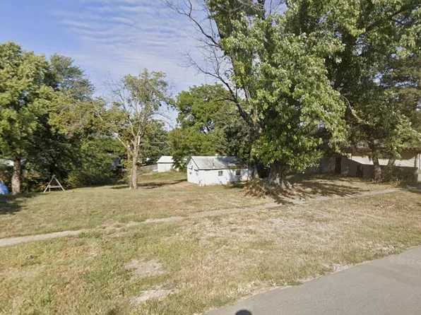209 Whiting St, Milford, KS 66514