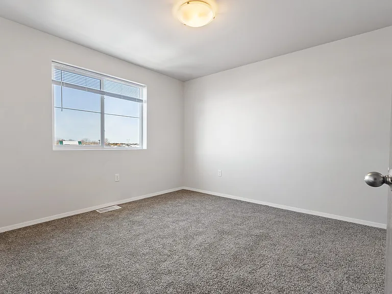 Sawyer Pointe — Photo 32