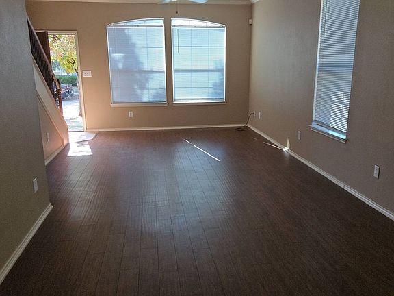 3rd image of 5401 Soledad Dr