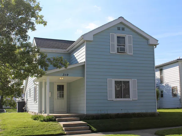319 N Main St, Warren, IN 46792