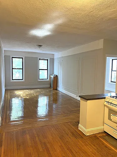 2133 Wallace Ave #217 Photo 1