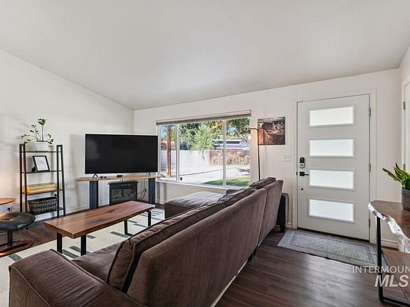 2nd image of 3055 S Virginia Ave