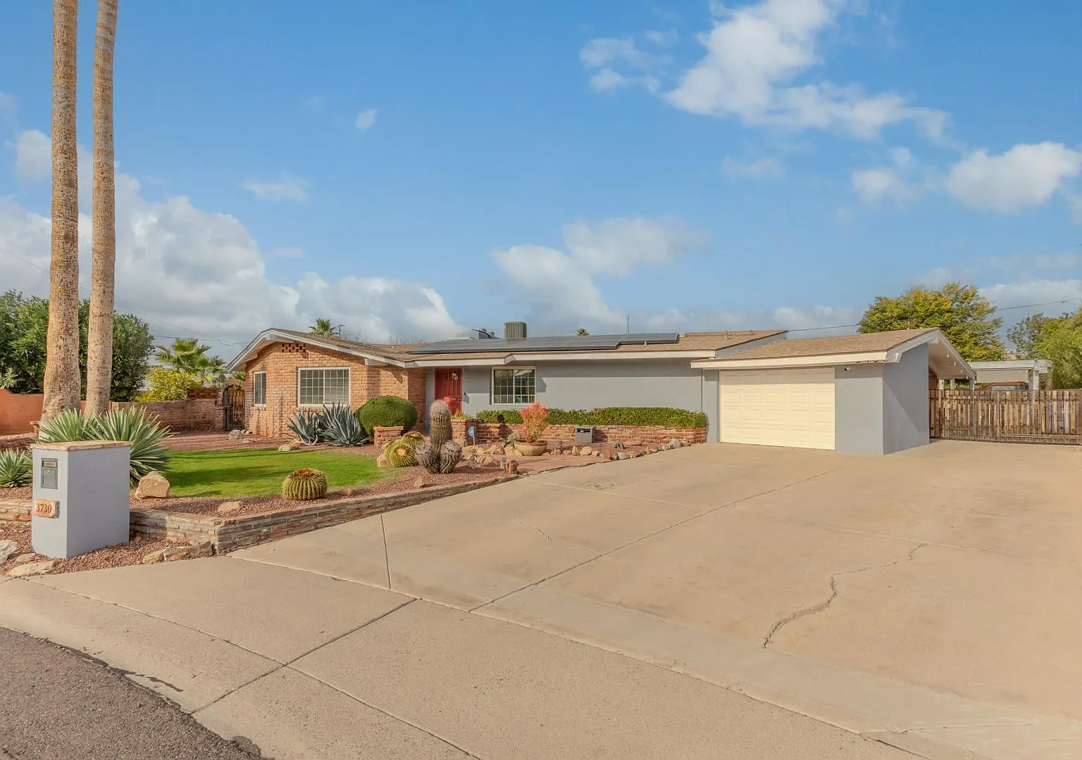 3 bed, 2.0 bath, 1830 sqft, $3,500 — Photo 3
