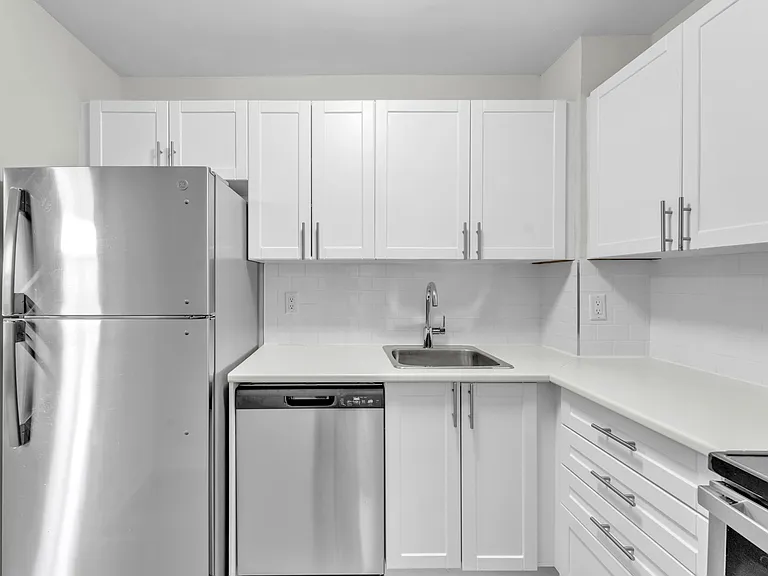 480 Canatara Ct — Photo 16