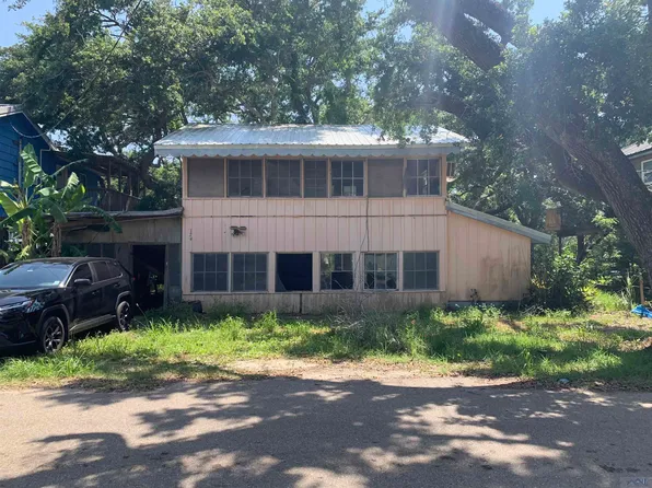 174 Nacari Ln, Grand Isle, LA 70358