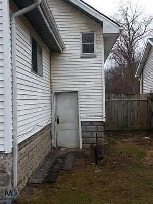 4th image of 1225 Greenwood St