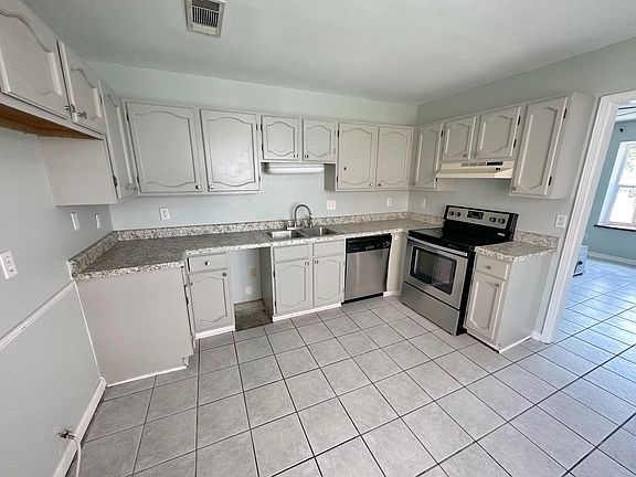 4th image of 302 Ormond Meadows Dr APT C
