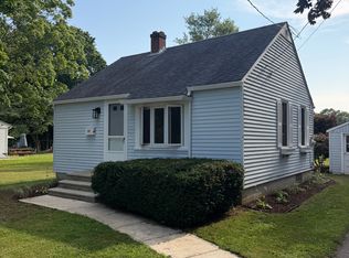 31 Whitewood St, Old Saybrook, CT 06475