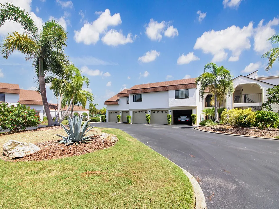820 Capri Isles Blvd #202