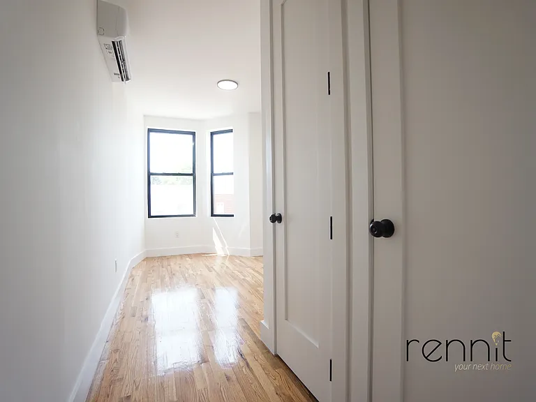 38 Cornelia St #2 — Photo 10