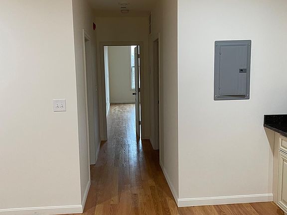 4th image of 265 Essex St #1