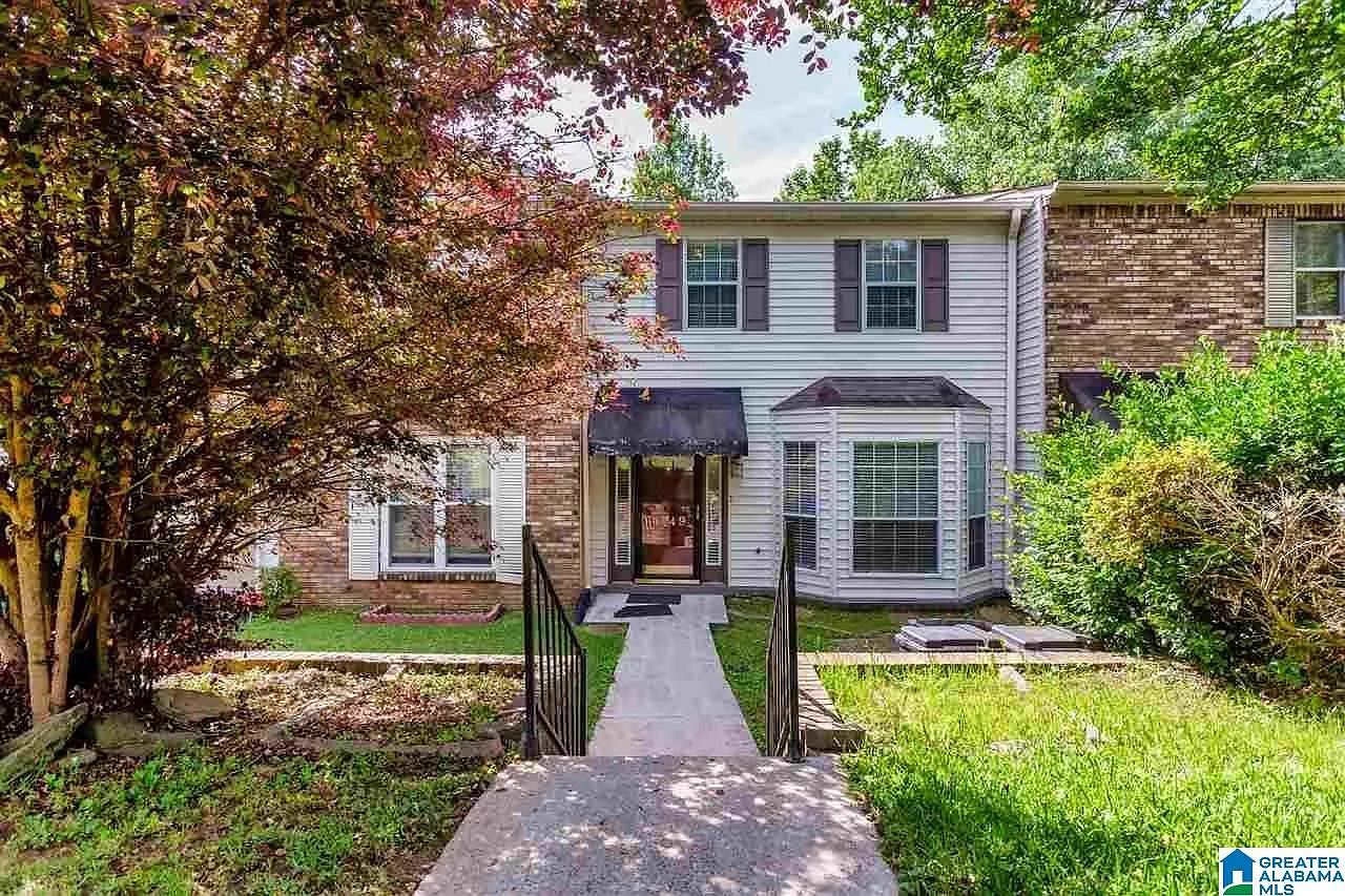 2 bed, 2.5 bath, 1320 sqft, $1,800 — Photo 1