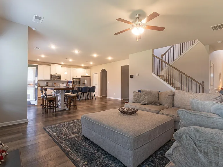 202 Warhawk Dr — Photo 9