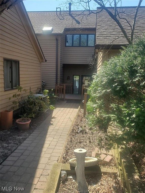 76 Cove Ct 15B, Chagrin Falls, OH 44023 Zillow