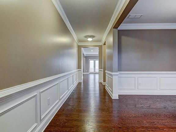 5th image of 609 Stone Hill Dr
