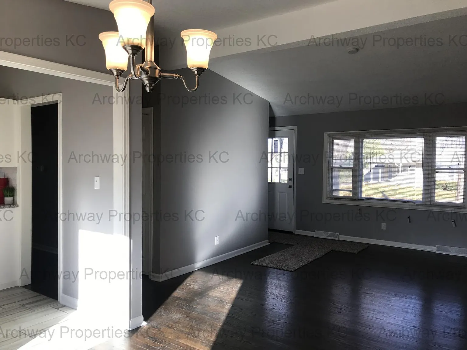 3 bed, 960 sqft, $1,795 — Photo 3