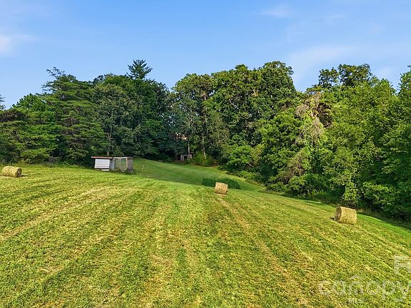 2nd image of 1686 Dutch Cove Rd
