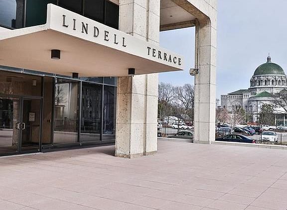 3rd image of 4501 Lindell Blvd APT 6B