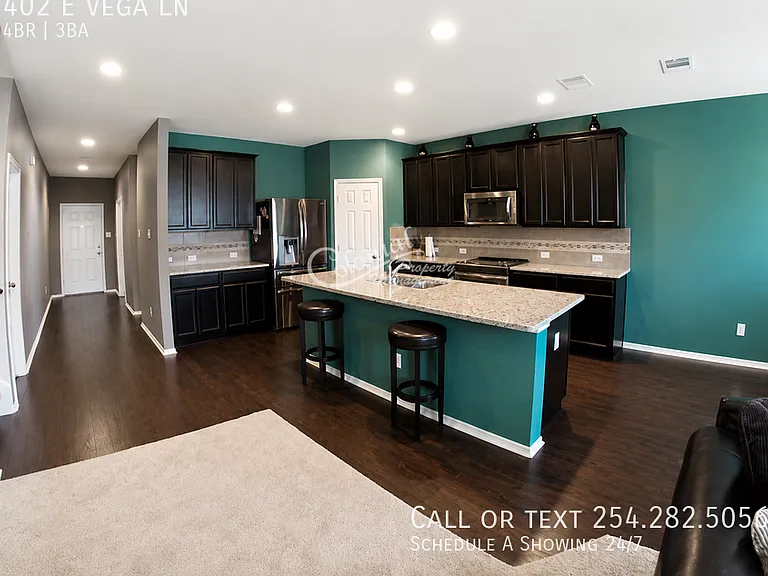 402 E Vega Ln — Photo 4