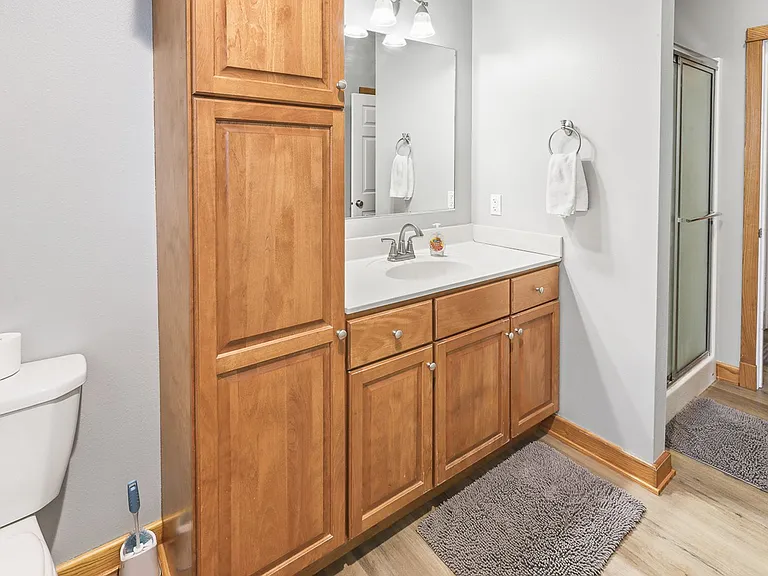 1001 W 4th St — Photo 12