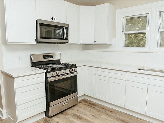 3rd image of 80 Winter St Floor 2