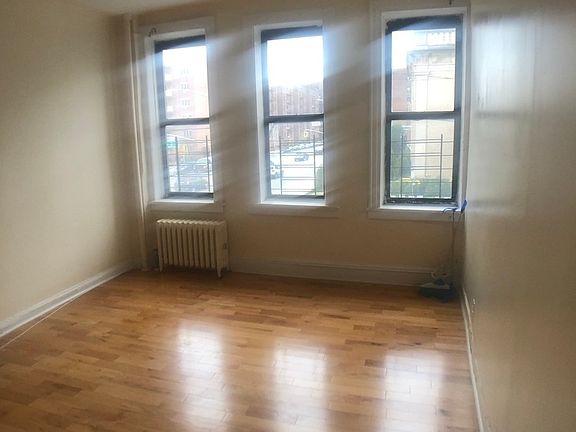 2nd image of 2970 Ocean Ave #2V