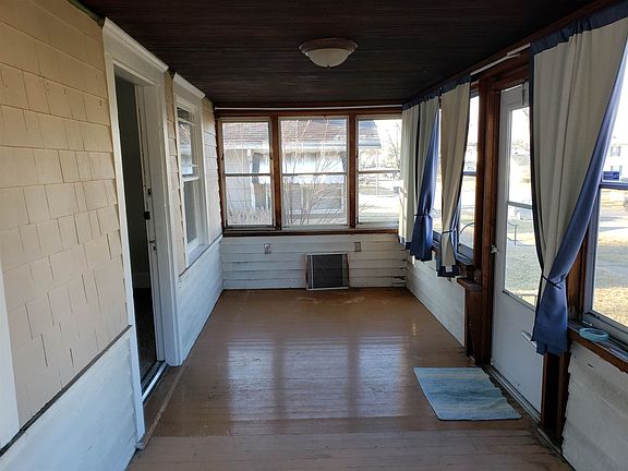 2nd image of 742 S 31st St
